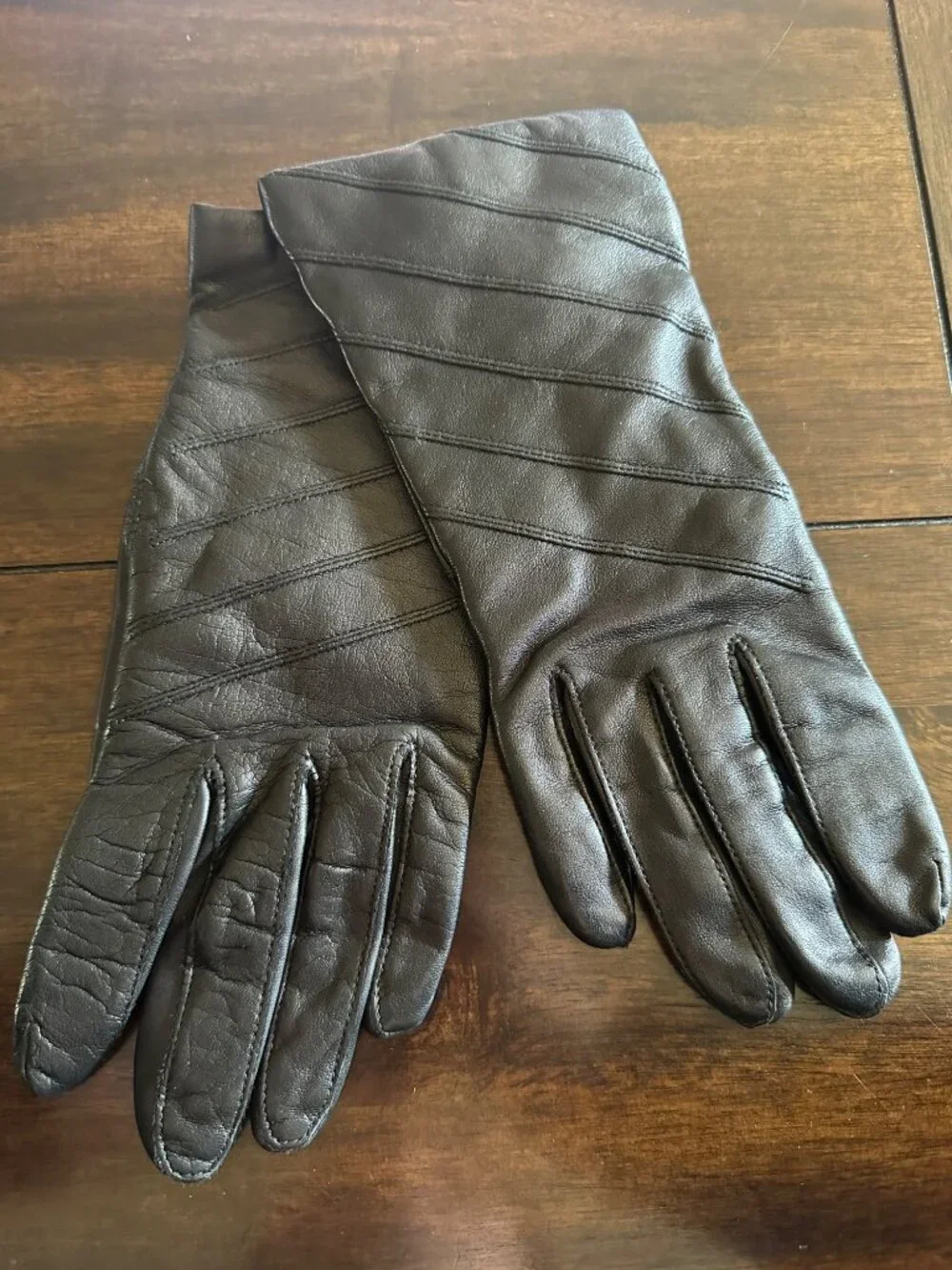 Fownes Vintage Black Leather Gloves 6 1/2 Acrylic Lining Stiched Design
